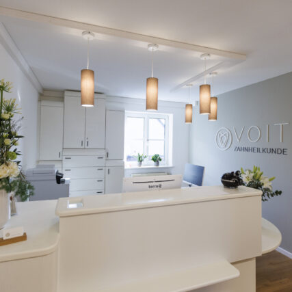 Abbildung der Rezeption im Eingangsbereich