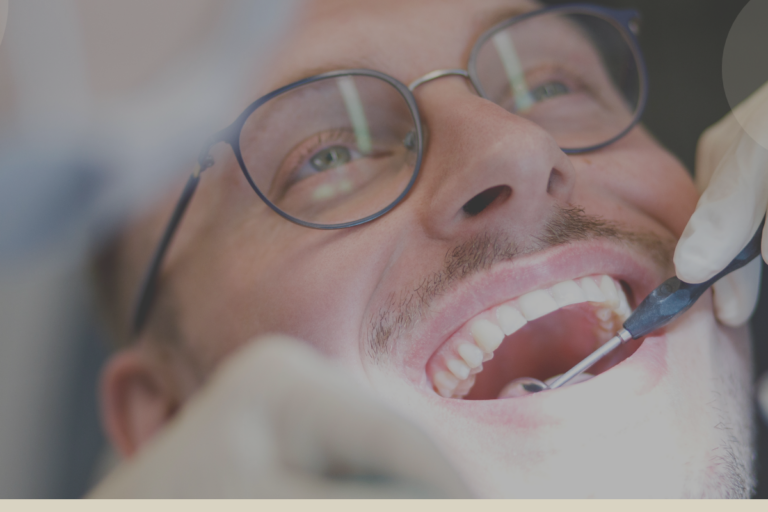 PZR: Saubere Zähne.