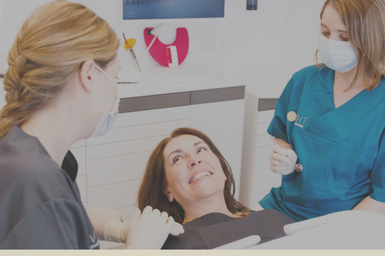 Endodontie: Patientin wird von Frau Voit behandelt.