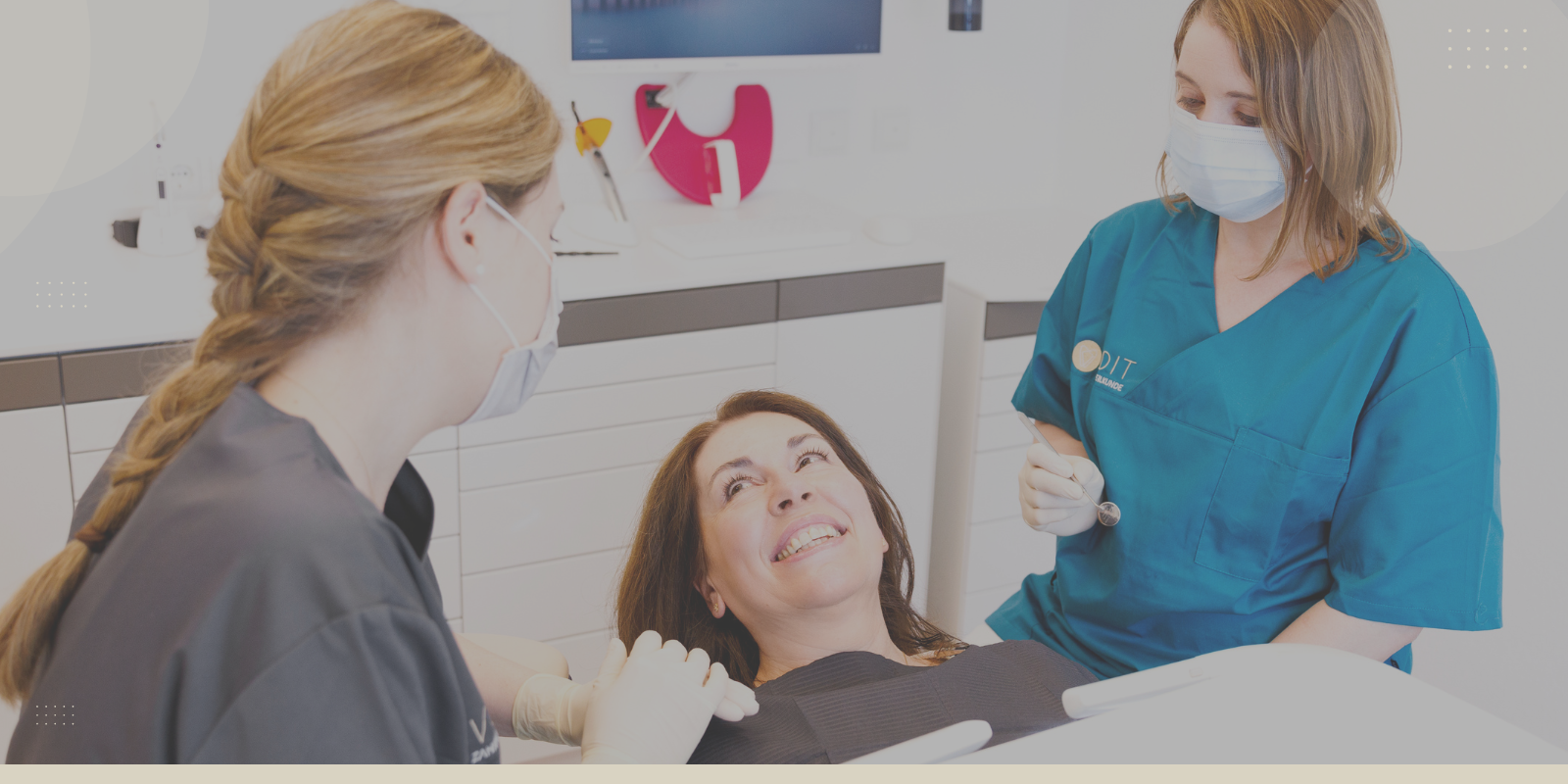 Endodontie: Patientin wird von Frau Voit behandelt.
